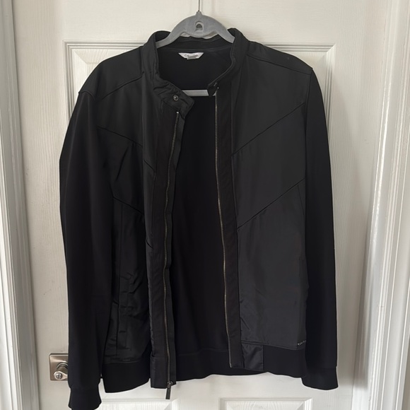 Black Lightweight Shirt Jacket with Zipper and Collar - Picture 1 of 5